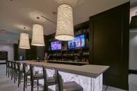 Bar, Kafe, dan Lounge Embassy Suites Louisville Downtown