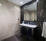 In-room Bathroom 2 Radisson Blu Hotel, Kayseri