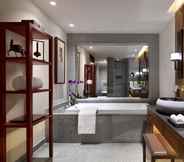 In-room Bathroom 3 Jinmao Hotel Lijiang, the Unbound Collection by Hyatt