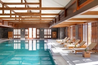 Swimming Pool Jinmao Hotel Lijiang, the Unbound Collection by Hyatt