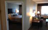 Bedroom 6 GrandStay Hotel & Suites