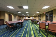 Functional Hall Fairfield Inn & Suites Leavenworth