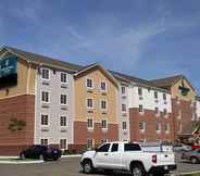 Exterior 6 Extended Stay America Select Suites - Cleveland - Airport