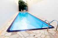 Swimming Pool Itajai Express