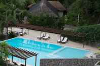 Kolam Renang Palm Beach Resort