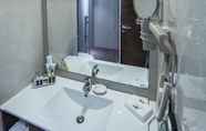 Toilet Kamar 3 Effotel by Sayaji Indore