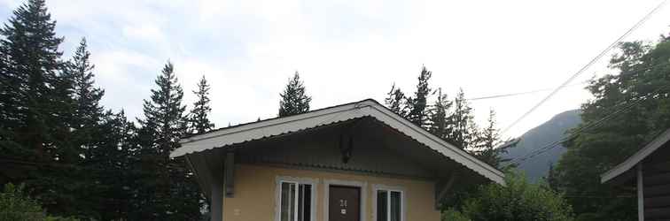 Luar Bangunan Swiss Chalets Motel