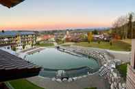 Swimming Pool Hotel Nesselwanger Hof