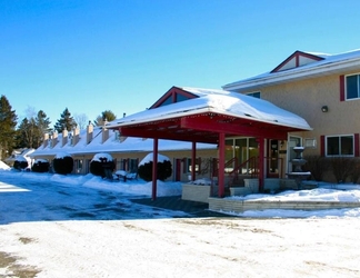 Exterior 2 Motel des Pentes et Suites