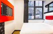 Phòng ngủ 4 easyHotel Newcastle