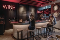 Bar, Cafe and Lounge Virgin Hotels Chicago