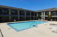 Swimming Pool Days Inn by Wyndham Oklahoma City NW Expressway