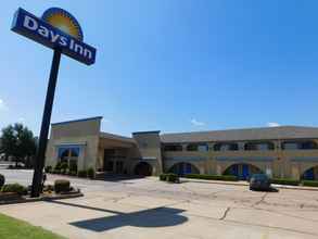 Exterior 4 Days Inn by Wyndham Oklahoma City NW Expressway