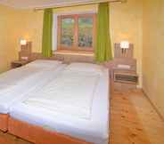 Bilik Tidur 3 Landhotel Maiergschwendt by DEVA