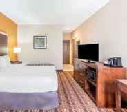 Phòng ngủ 2 La Quinta Inn & Suites by Wyndham Gonzales TX