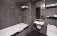 Toilet Kamar 7 Hotel Leo