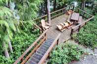 Ruang Umum Wild Pacific Waterfront Cabins