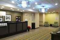 Lobi Hampton Inn & Suites Parkersburg Downtown