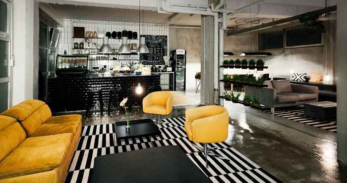 Quầy bar, cafe và phòng lounge Wallyard Concept Hostel