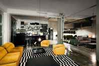 Bar, Kafe, dan Lounge Wallyard Concept Hostel