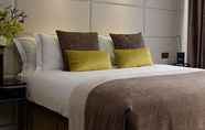 Kamar Tidur 5 Montcalm East, Autograph Collection