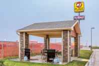 Exterior Welcome Suites Minot