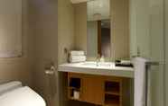 In-room Bathroom 3 Royal Inn Taipei Linsen