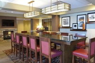 Bar, Cafe and Lounge Hampton Inn Springfield-Southeast