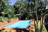 Kolam Renang Lincoln Cottages