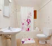 In-room Bathroom 6 Apartamentos Puet