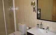 In-room Bathroom 4 Life Apartments Alameda Colon