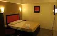 Kamar Tidur 5 Toilena Room and Board