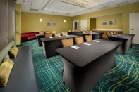 Functional Hall SpringHill Suites Bridgeport Clarksburg