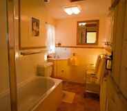 In-room Bathroom 5 Sunset House