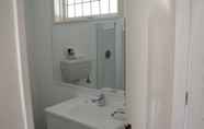 Toilet Kamar 3 Abbeycourt Motel