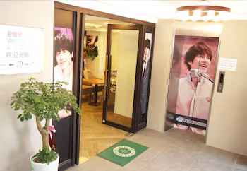 Lobi Myeongdong MOM House