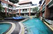 Kolam Renang 2 P.P. Palmtree Resort