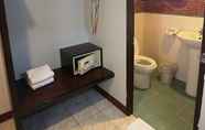 Toilet Kamar 4 P.P. Casita - Adults Only