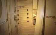 Phòng tắm bên trong 4 Hotel Turkuaz