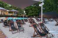 Kolam Renang Hotel am Springhorstsee