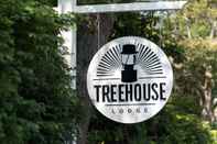 Exterior Treehouse Lodge