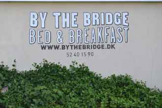 Bangunan 4 By The Bridge Bed & Breakfast