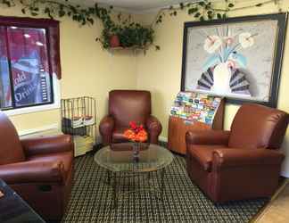 Lobby 2 Motel 6 Newport News, VA - Fort Eustis