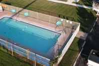 Swimming Pool Niagara Falls Motor Lodge