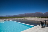 Swimming Pool Casa de Uco Vineyards & Wine Hotel