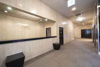 Lobi 4 Royal Hotel Uohachi