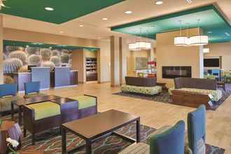 Lobby 4 La Quinta Inn & Suites by Wyndham Carlsbad