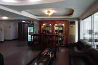 Lobi Golden Gate Hotel