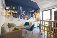 Bar, Cafe and Lounge Factory Hostels Barcelona