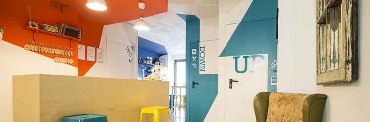 Sảnh chờ Factory Hostels Barcelona